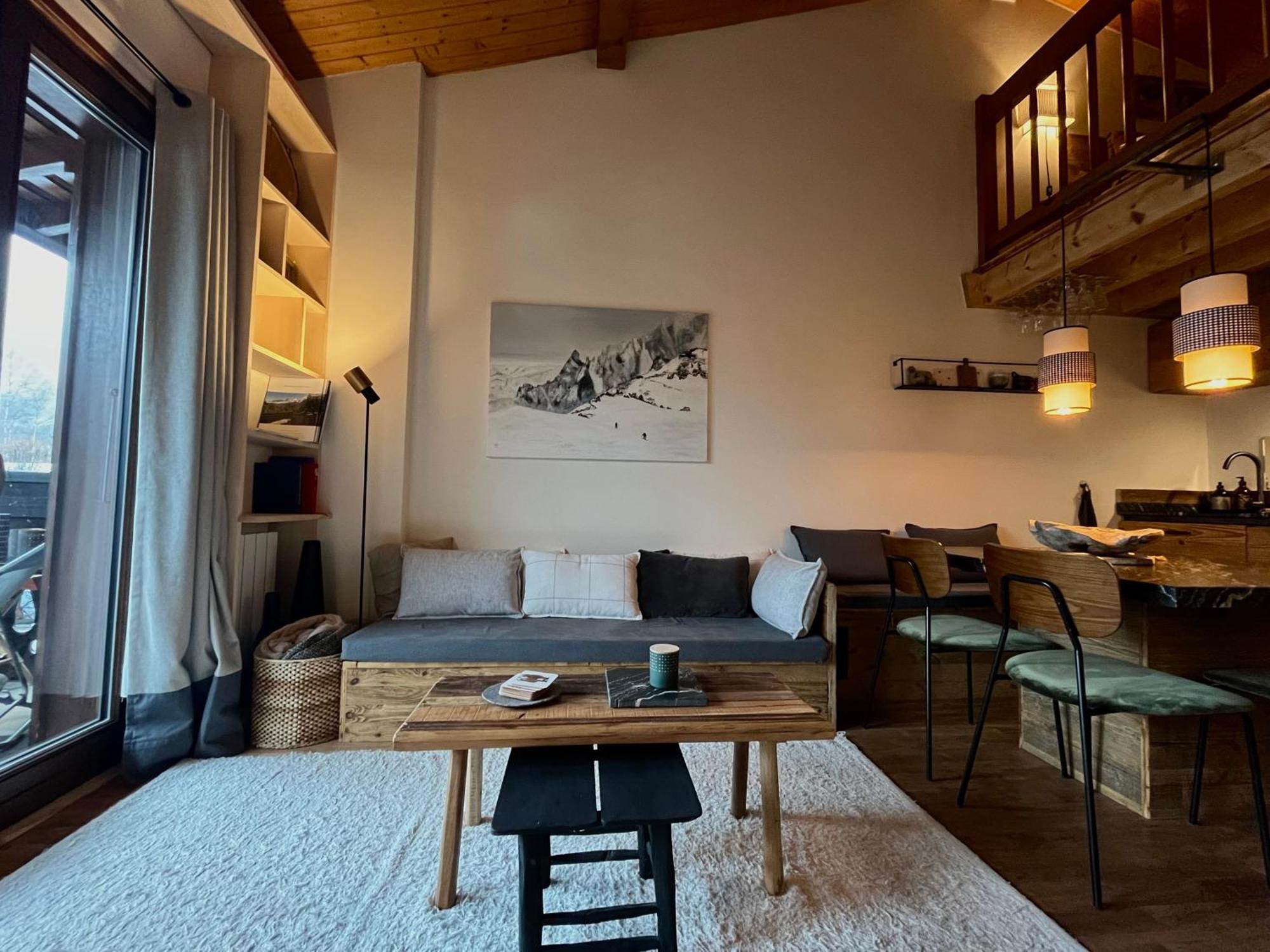 Appartement Ensoleille Aux Tines, Vue Massif Chamonix Exterior photo
